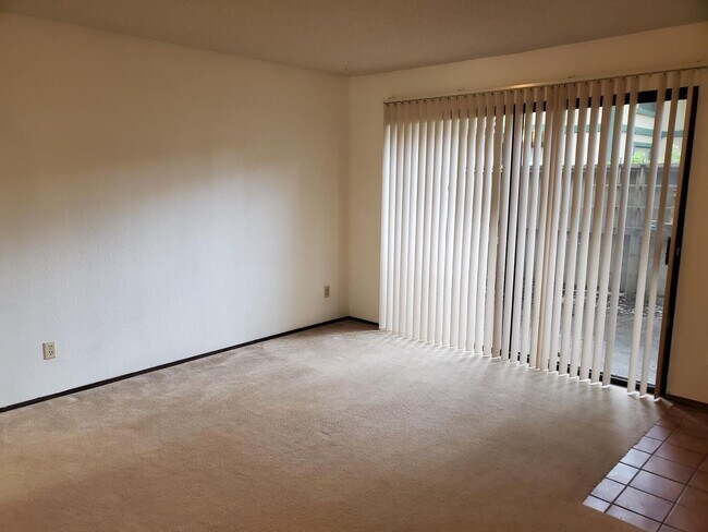 Building Photo - 2 br, 1 bath House - 650 Del Verde Circle, #7