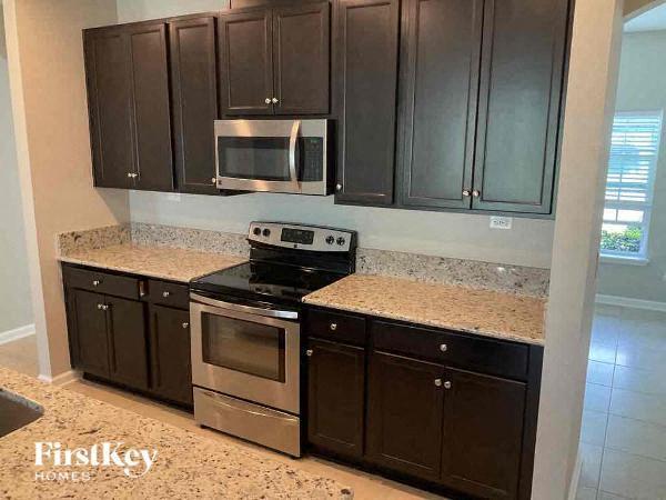 Foto del edificio - 78611 Goldfinch Ln