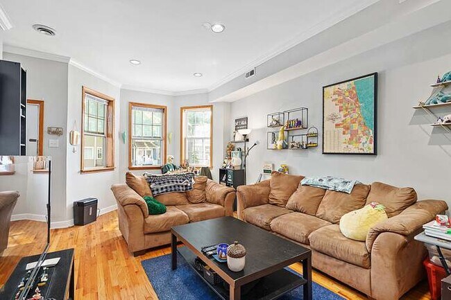 Foto del edificio - 3046 N Leavitt St