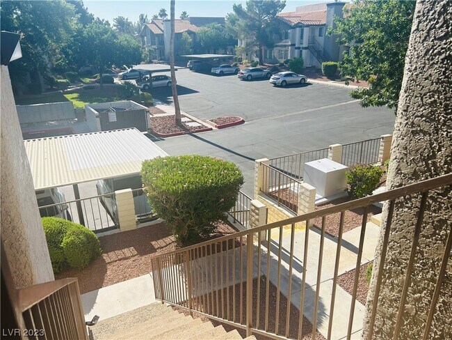 Building Photo - 1575 W Warm Springs Rd