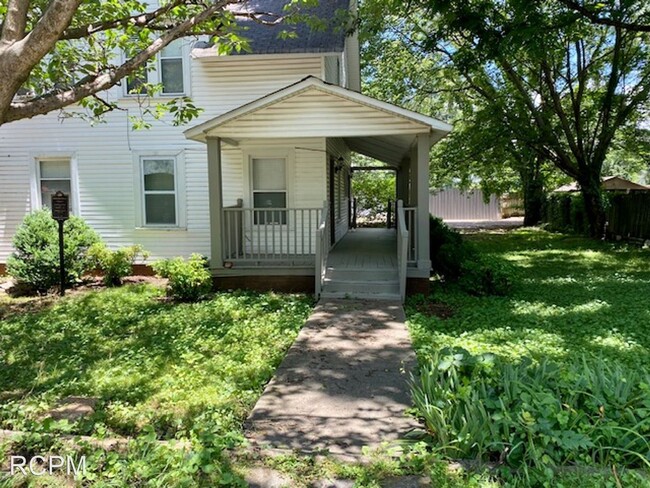 Building Photo - 2 br, 1 bath House - 3511 Alpine St.