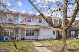 Building Photo - 63 Villanova Ct
