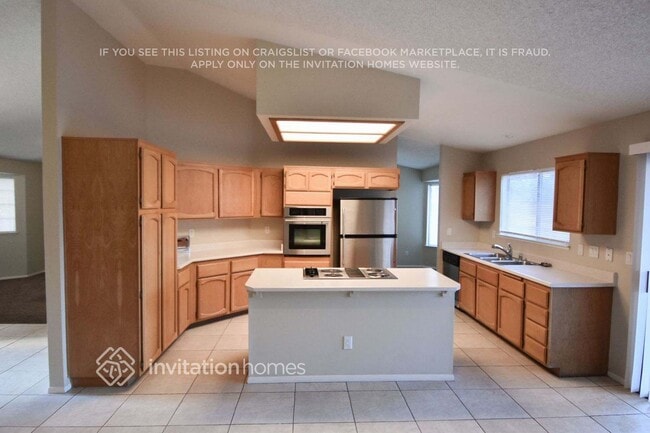 Building Photo - 3640 N Glen Ridge Way