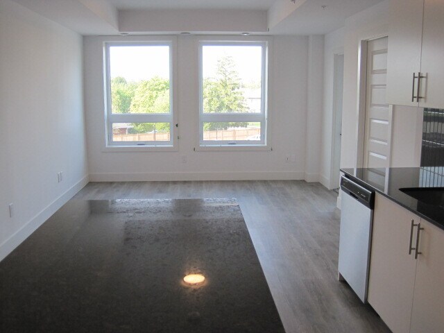 Photo du bâtiment - 26 Lowes Rd W
