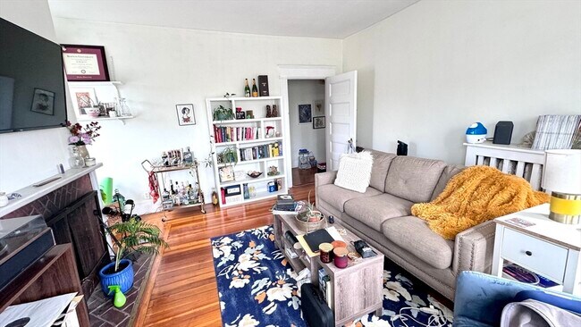 Foto del edificio - 514 Harvard Street Unit 3A