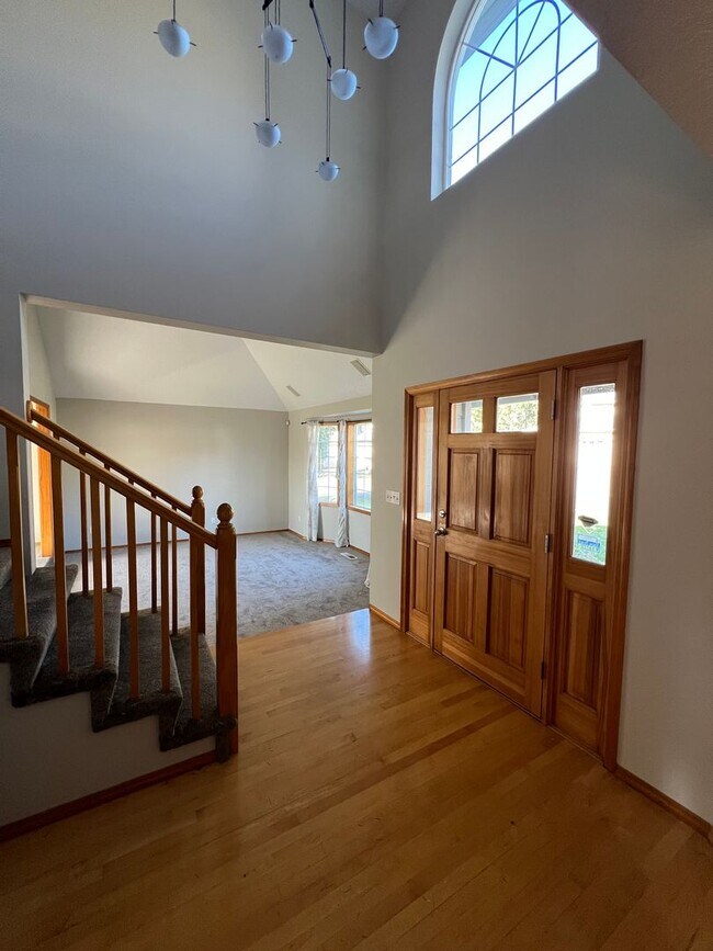 Building Photo - 12507 SE 24th St