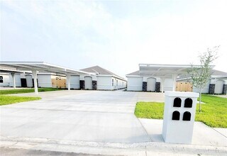 Building Photo - 13 13th St