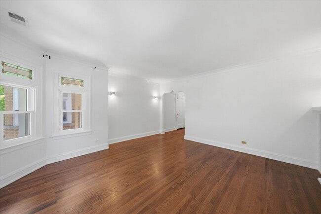 Foto del edificio - 2739 W Lunt Ave