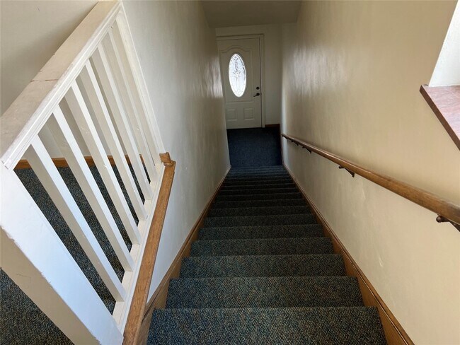 Building Photo - 268 Harry L Dr