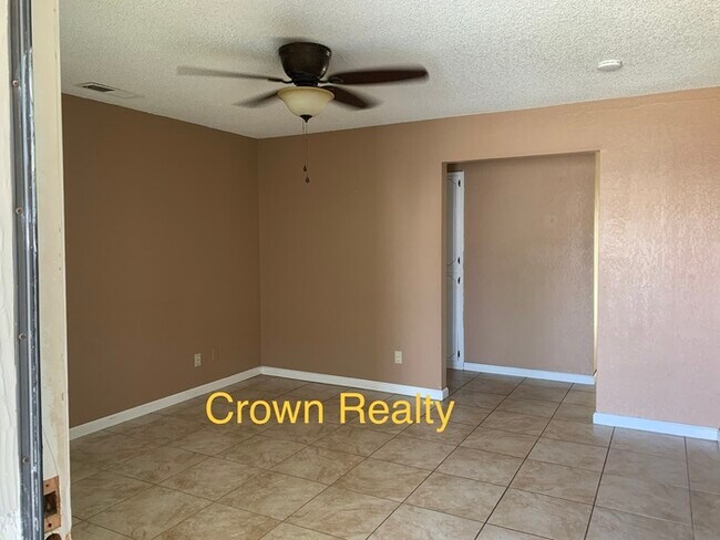 Building Photo - Tulare - Duplex