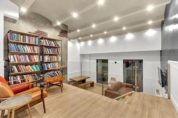 Foto del edificio - 210 E 22nd St