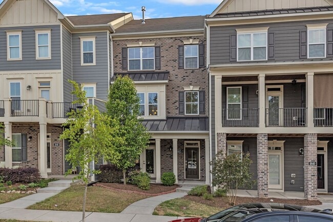 Building Photo - Beautiful 3 story townhome in Wake Forest ...