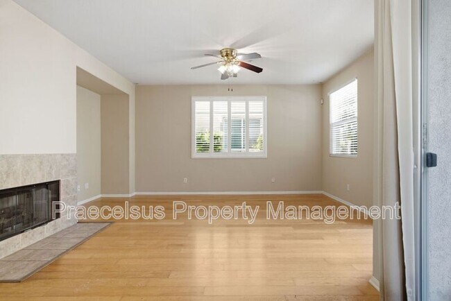 Foto del edificio - 1293 Fools Gold Wy