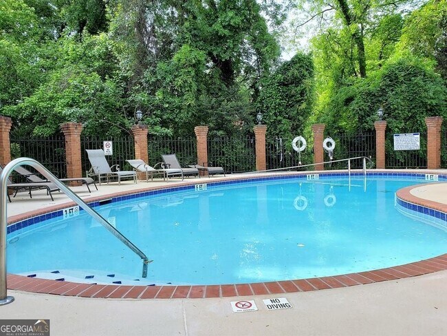 Foto del edificio - 1538 Chantilly Dr NE