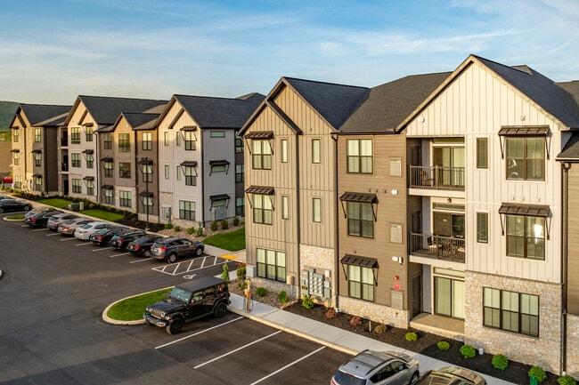 Building Photo - Union Summit