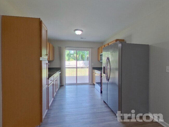 Foto del edificio - 225 Eagle Pointe Dr