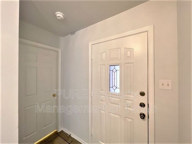 Building Photo - 610 Sherry Dr