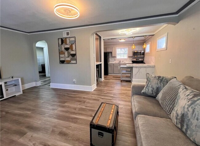 Foto del edificio - 6439 Chestnut Ave