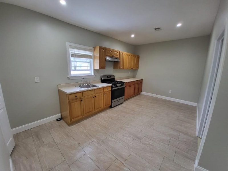 70 Hinsdale Pl, Newark, NJ 07104 House Rental in Newark, NJ