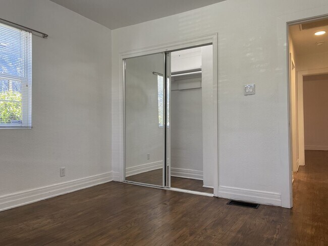 Foto del edificio - Private Single Family Home in Central Quie...