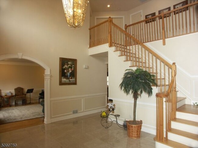 Building Photo - 18 Kanouse Ln