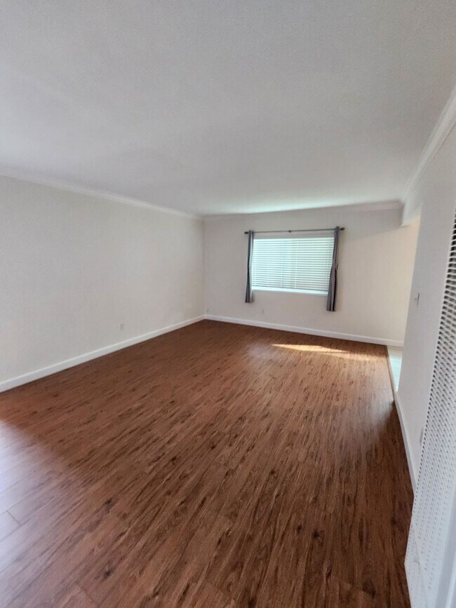 Foto del edificio - Remodeled 2 Bedroom Condo
