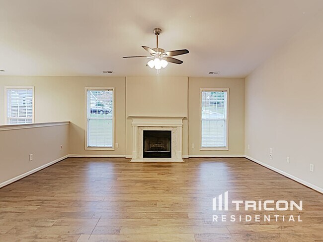 Foto del edificio - 205 Brookstone Dr