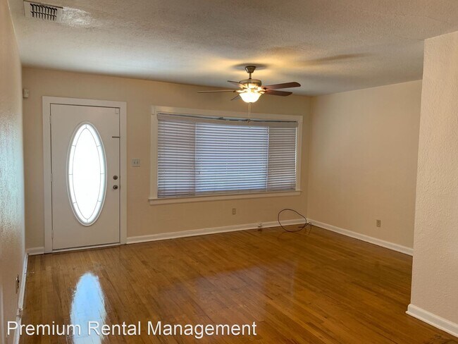 Building Photo - 3 br, 3 bath House - 740 Garden Plaza