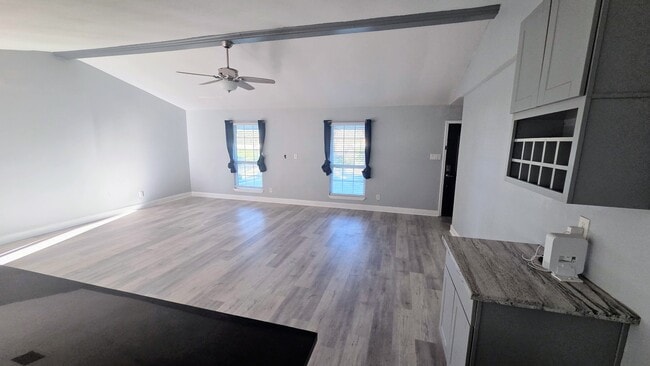 Building Photo - 15865 Shatterway Ln