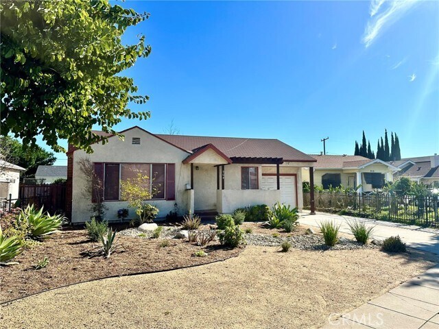 Primary Photo - 904 S Ramona St
