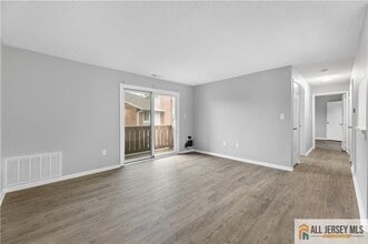 Building Photo - 2415 Ravens Crest Dr