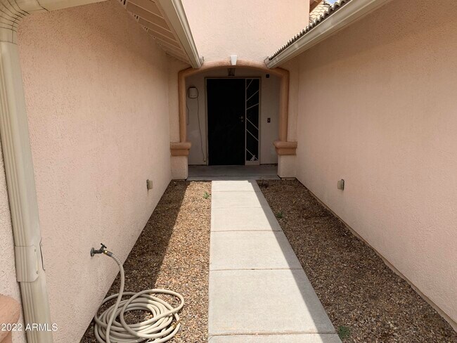 Building Photo - 2741 Glengarry Way