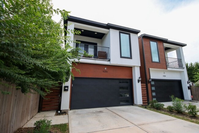 Building Photo - 4206 Hershe St