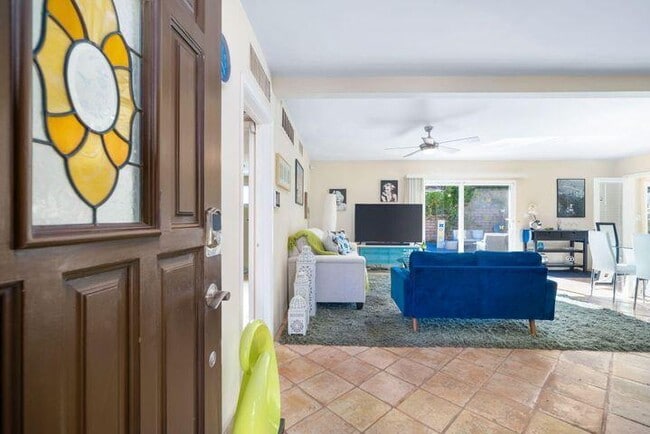 Building Photo - 4385 E Pso Caroleta