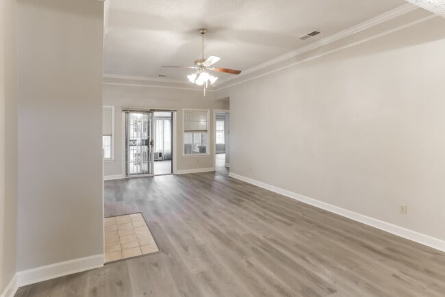 Building Photo - 6643 Collins Way Dr