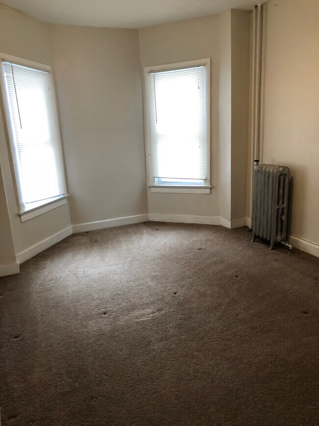 Dormitorio de buen tamaño - 10000 Lamont Ave