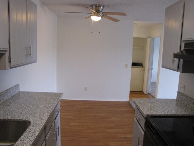 Foto del edificio - 6625 E Golf Links Rd