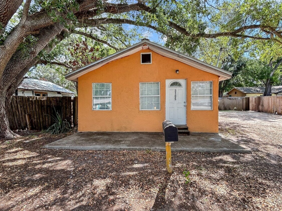 Spacious Tampa Home for Rent | Great Location & Large Yard! 3bed |2bath - Spacious Tampa Home for Rent | Great Location & Large Yard! 3bed |2bath