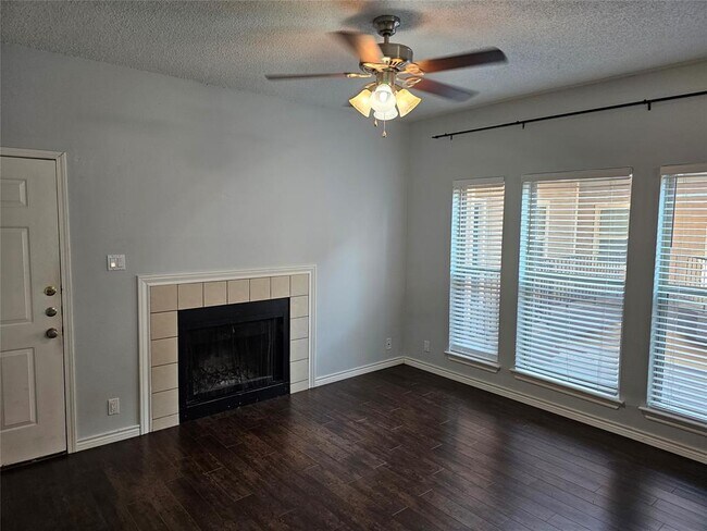 Building Photo - 2414 Longview St