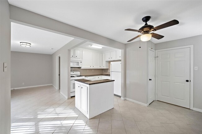 Foto del edificio - 230 W 27th St