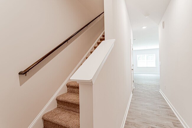 Building Photo - Price Improvement! Townhome in Greer! Conv...