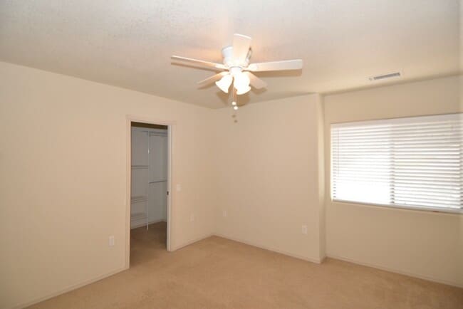 Foto del edificio - Beautiful Home for Rent In Kachina Village!