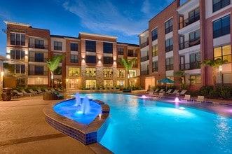 Building Photo - 1300 North Post Oak