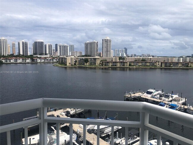 Foto del edificio - 18081 Biscayne Blvd