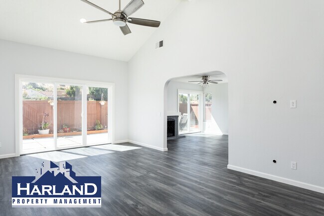 Foto del edificio - 7869 Mission Bonita Dr