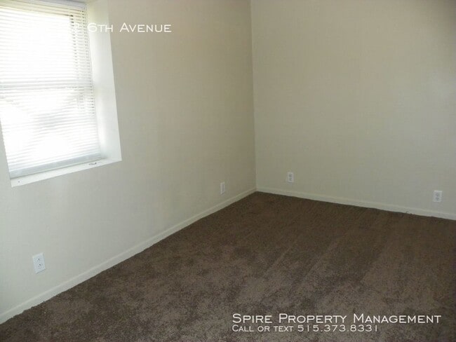 Building Photo - Great Marion Location 2 bedroom upper unit