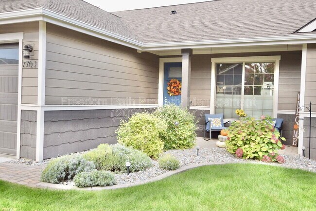 Foto del edificio - 7763 N Hibiscus Ln