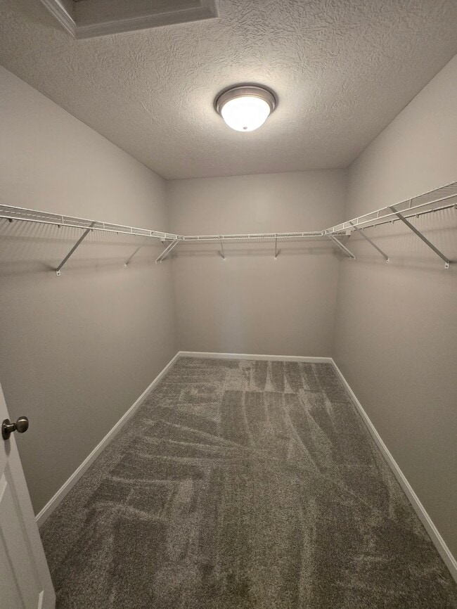 Foto del edificio - 6885 Charlestown Ln