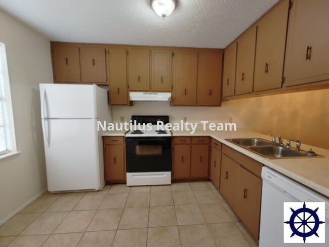 Building Photo - 7320 Chipewa St