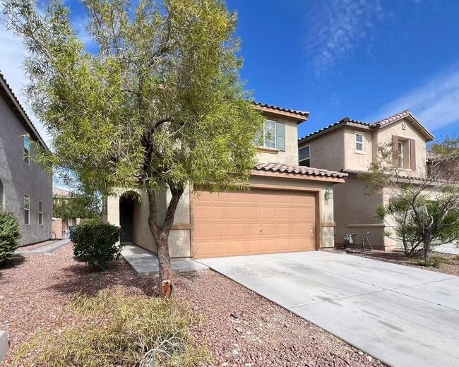 Building Photo - Wonderful Two-story single-family house